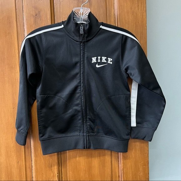 Nike zip up jacket youth 7 pockets on seam - Picture 1 of 6